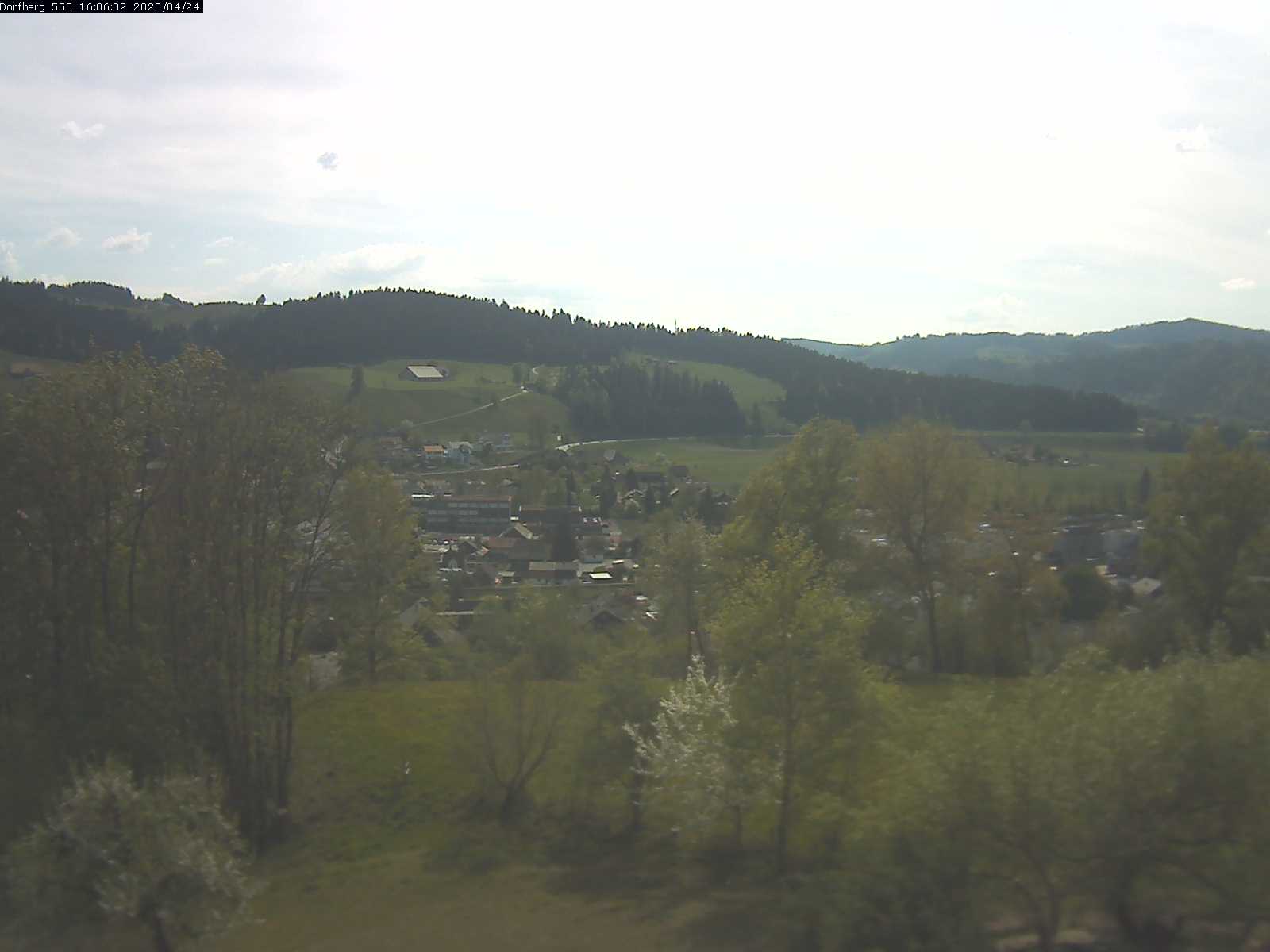 Webcam-Bild: Aussicht vom Dorfberg in Langnau 20200424-160601