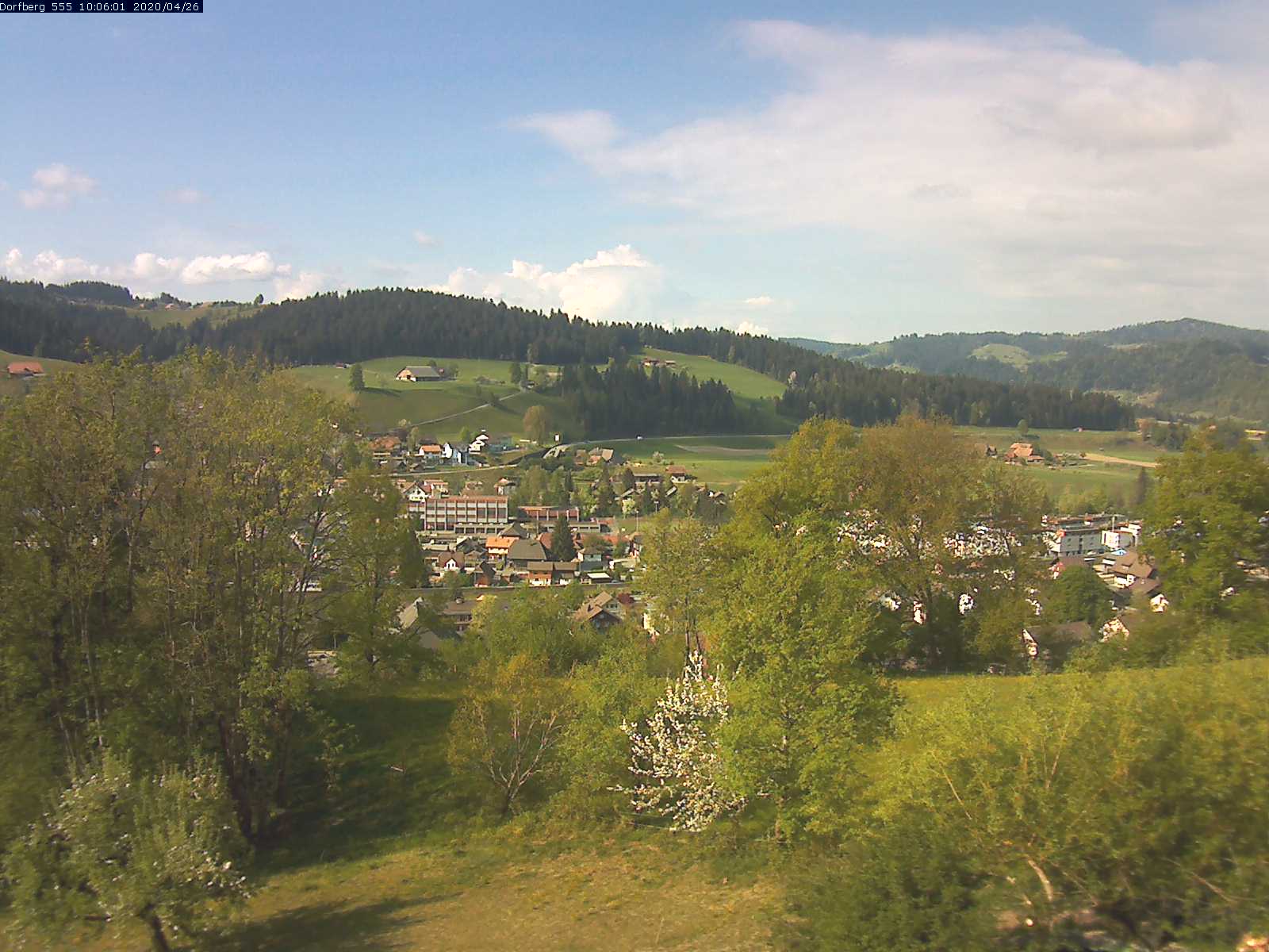 Webcam-Bild: Aussicht vom Dorfberg in Langnau 20200426-100601