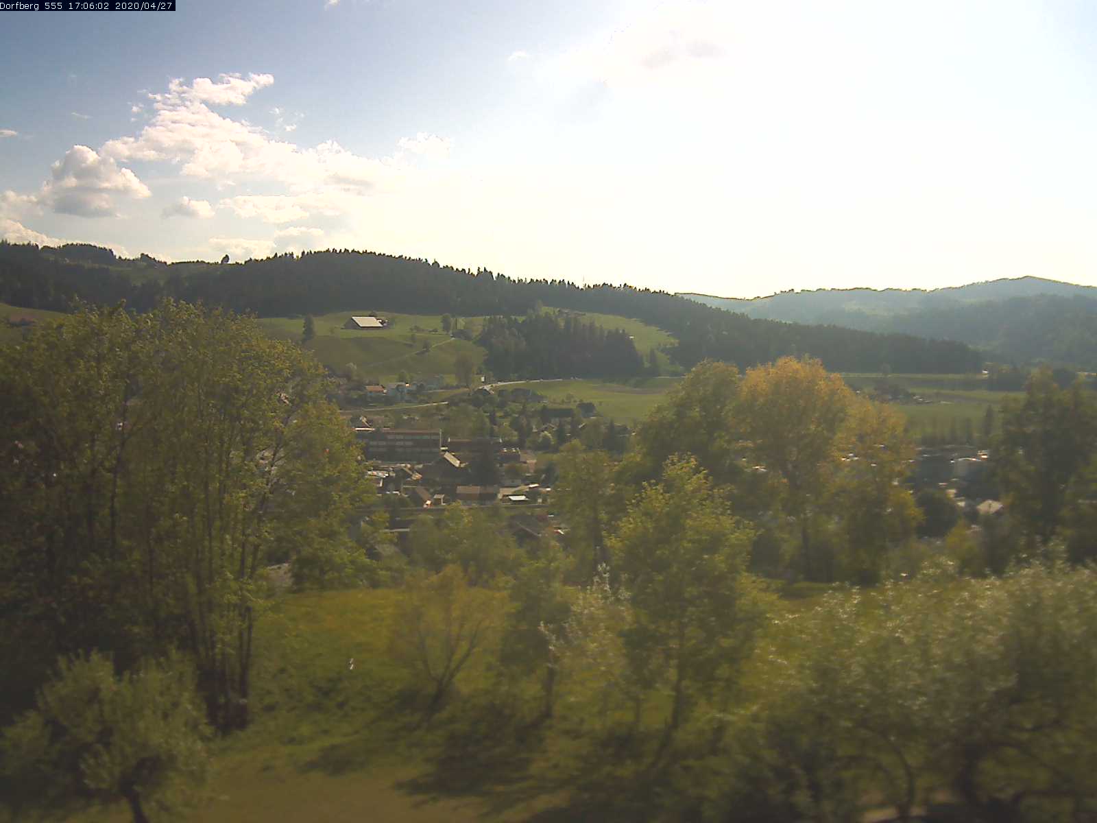 Webcam-Bild: Aussicht vom Dorfberg in Langnau 20200427-170601