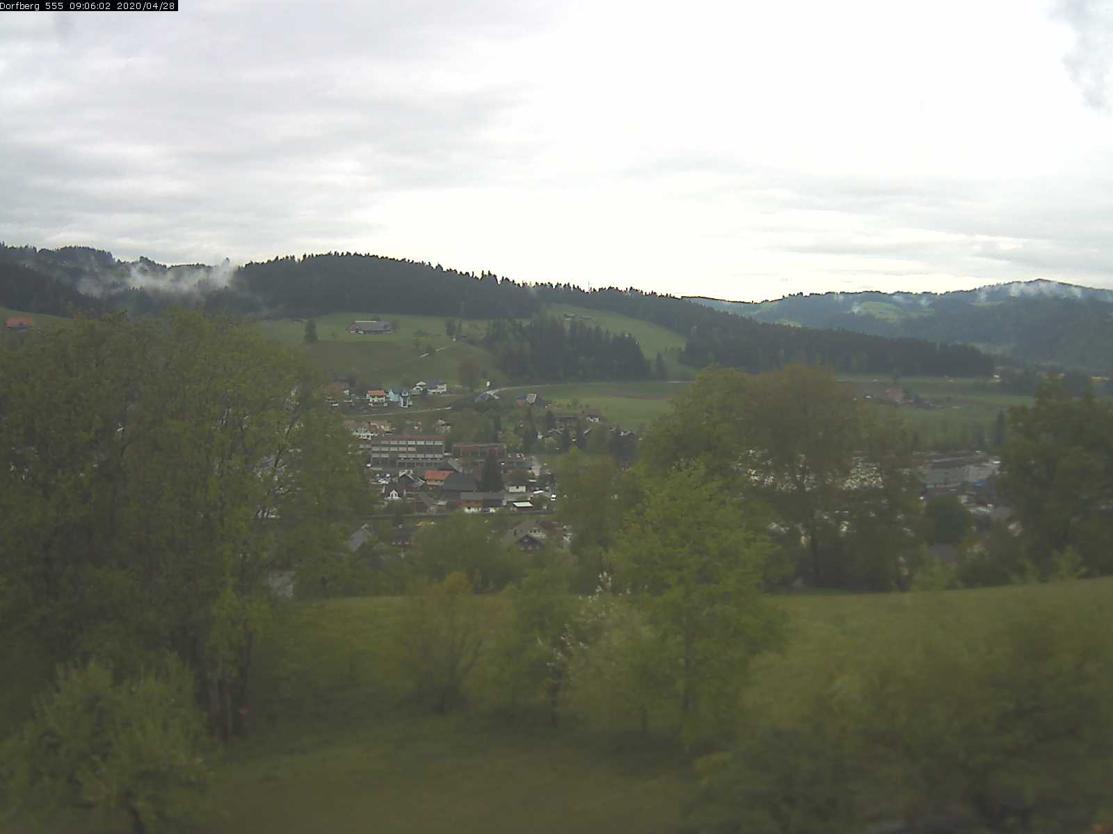 Webcam-Bild: Aussicht vom Dorfberg in Langnau 20200428-090601