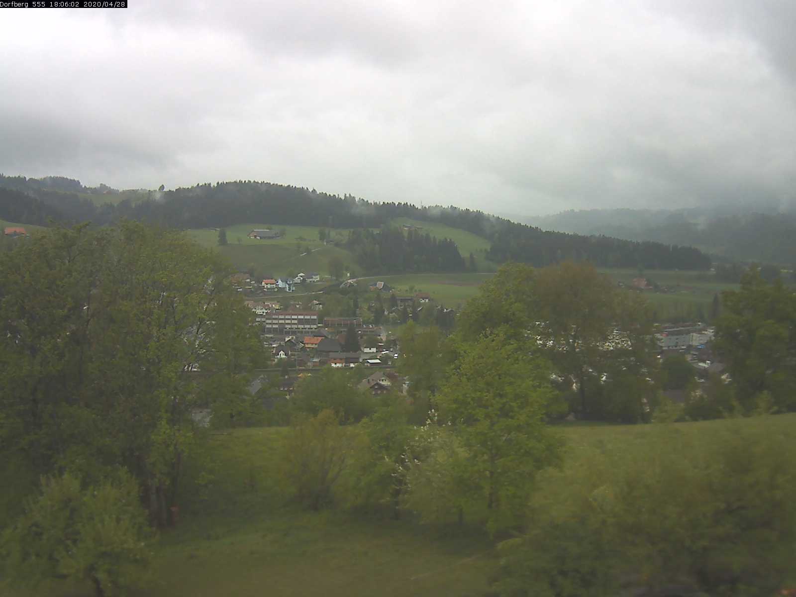 Webcam-Bild: Aussicht vom Dorfberg in Langnau 20200428-180601