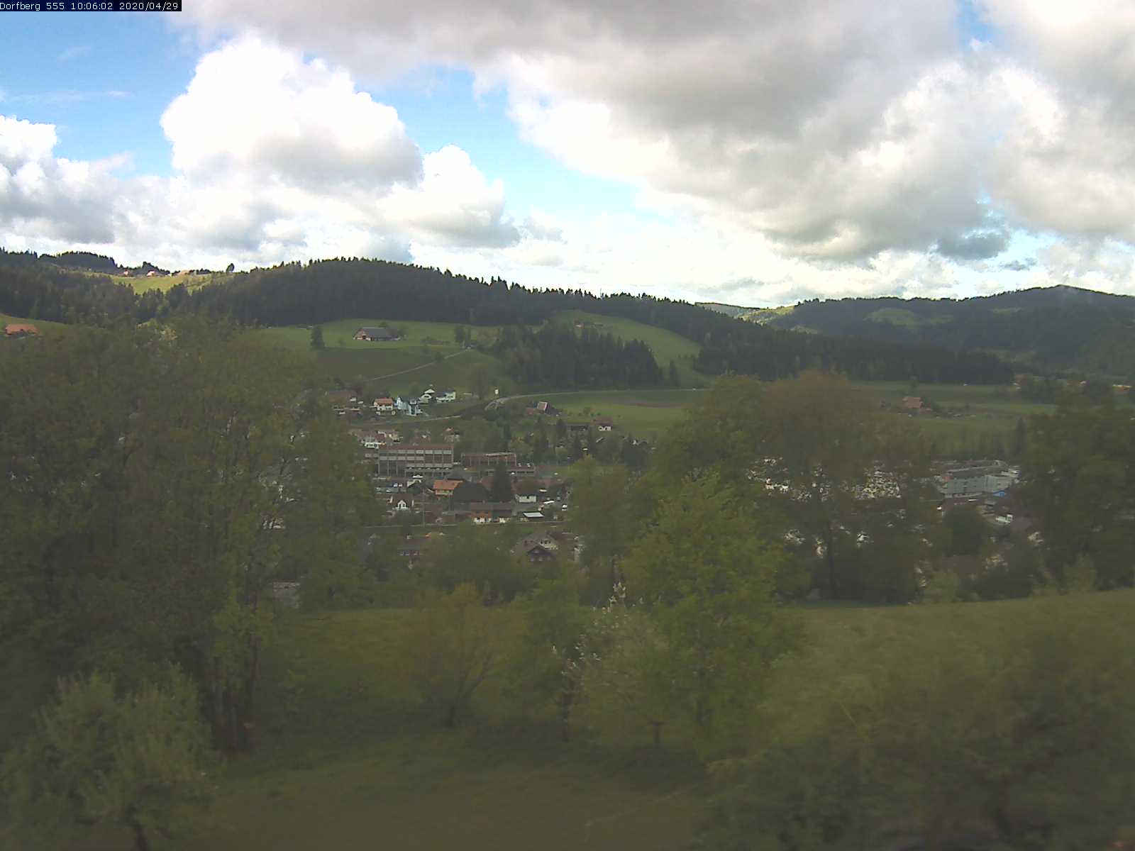 Webcam-Bild: Aussicht vom Dorfberg in Langnau 20200429-100601
