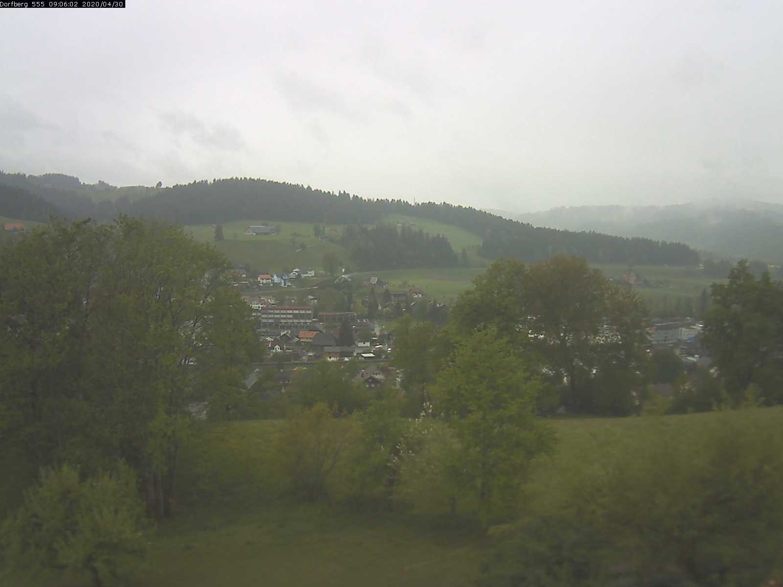 Webcam-Bild: Aussicht vom Dorfberg in Langnau 20200430-090601
