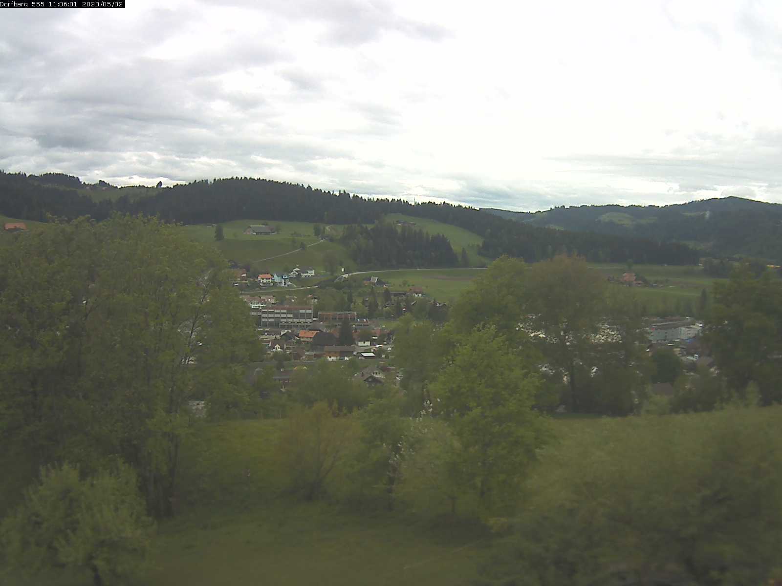 Webcam-Bild: Aussicht vom Dorfberg in Langnau 20200502-110601