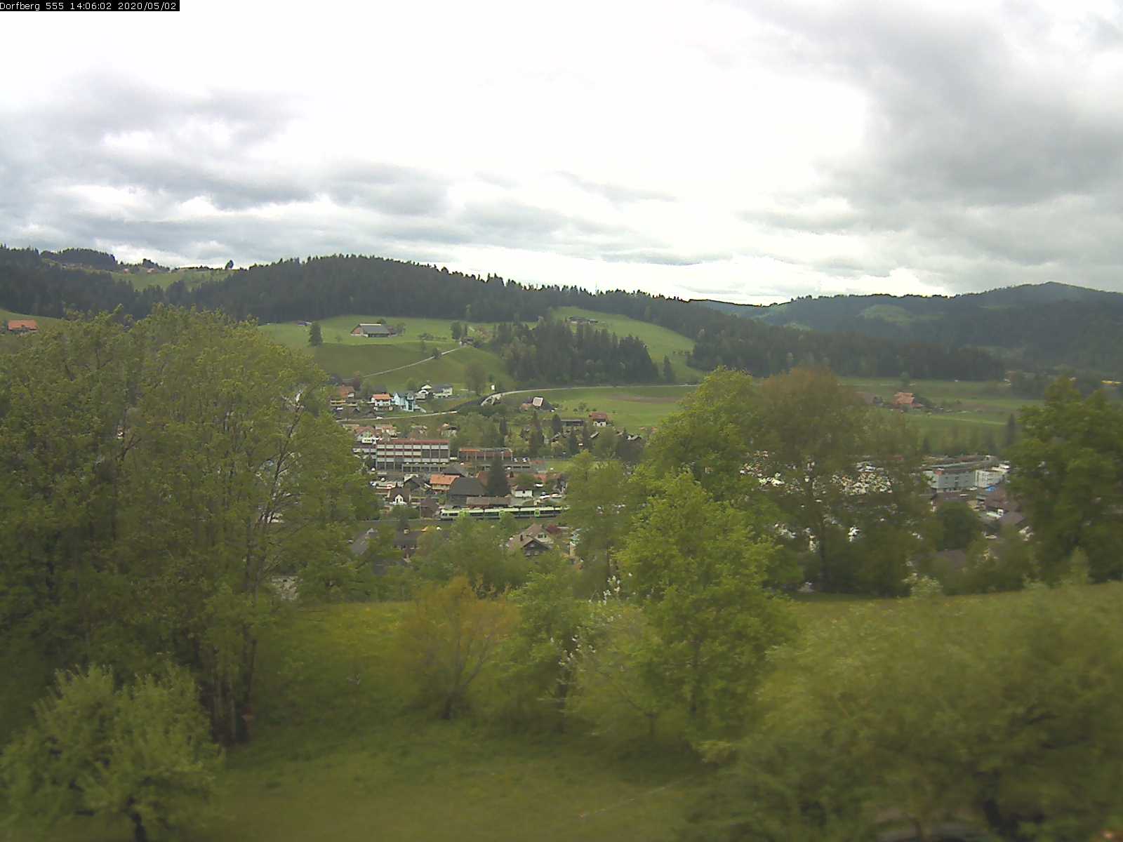 Webcam-Bild: Aussicht vom Dorfberg in Langnau 20200502-140602