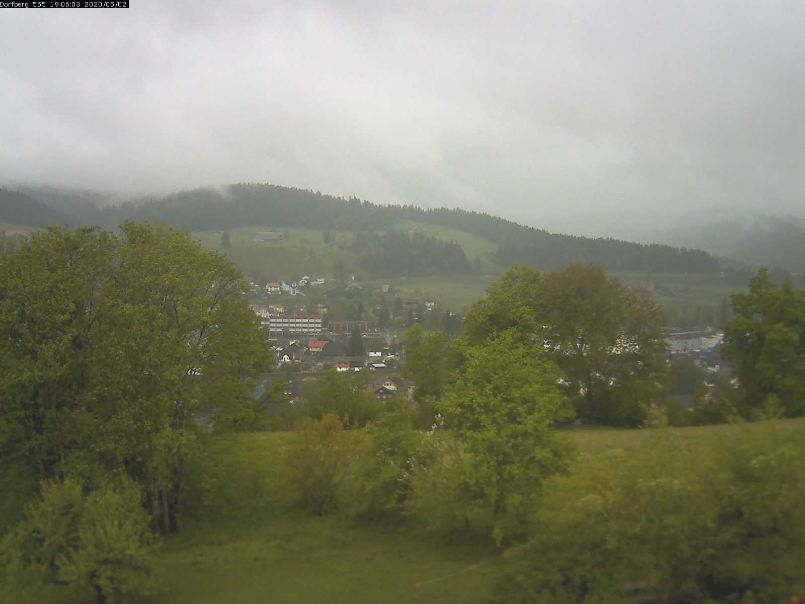 Webcam-Bild: Aussicht vom Dorfberg in Langnau 20200502-190601