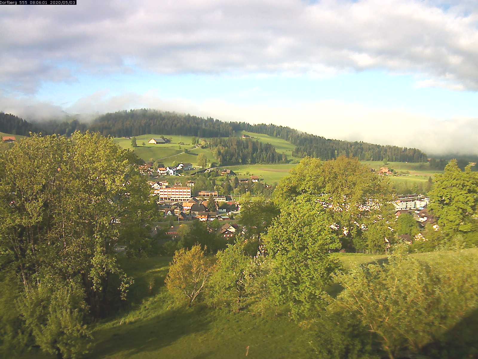 Webcam-Bild: Aussicht vom Dorfberg in Langnau 20200503-080601