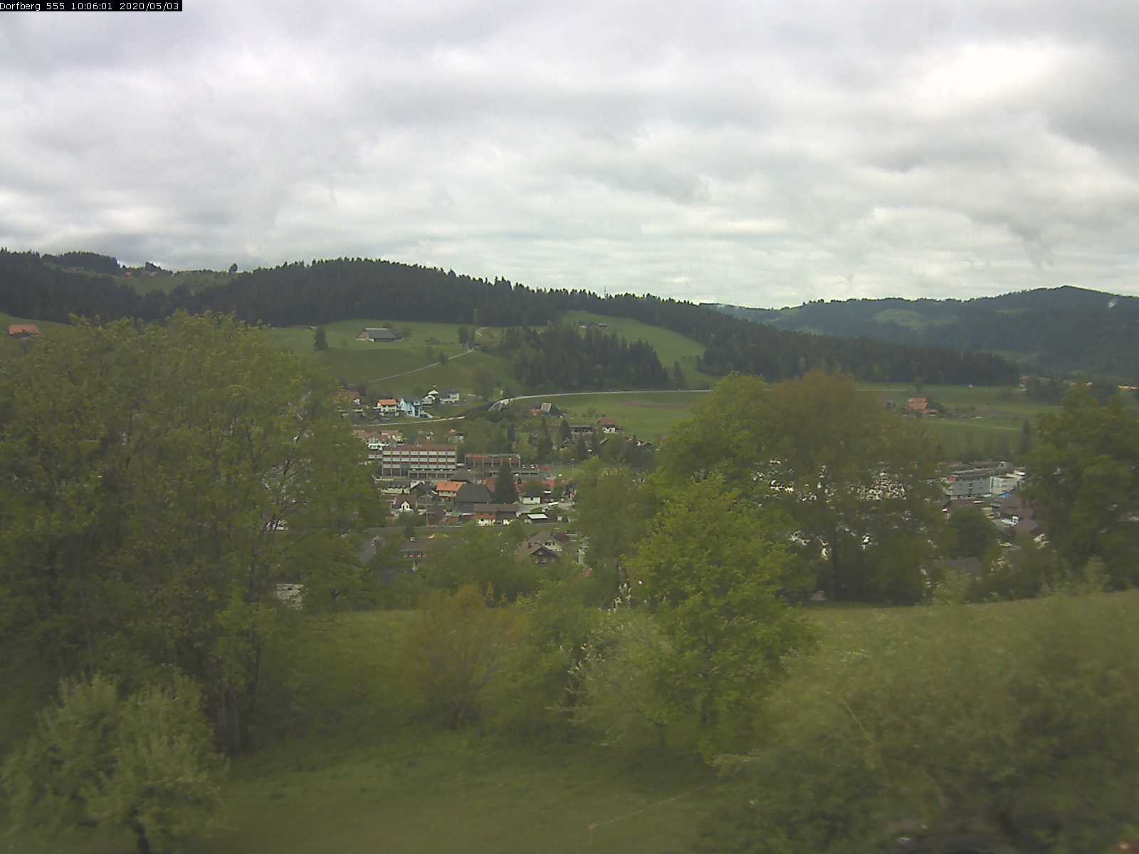 Webcam-Bild: Aussicht vom Dorfberg in Langnau 20200503-100601