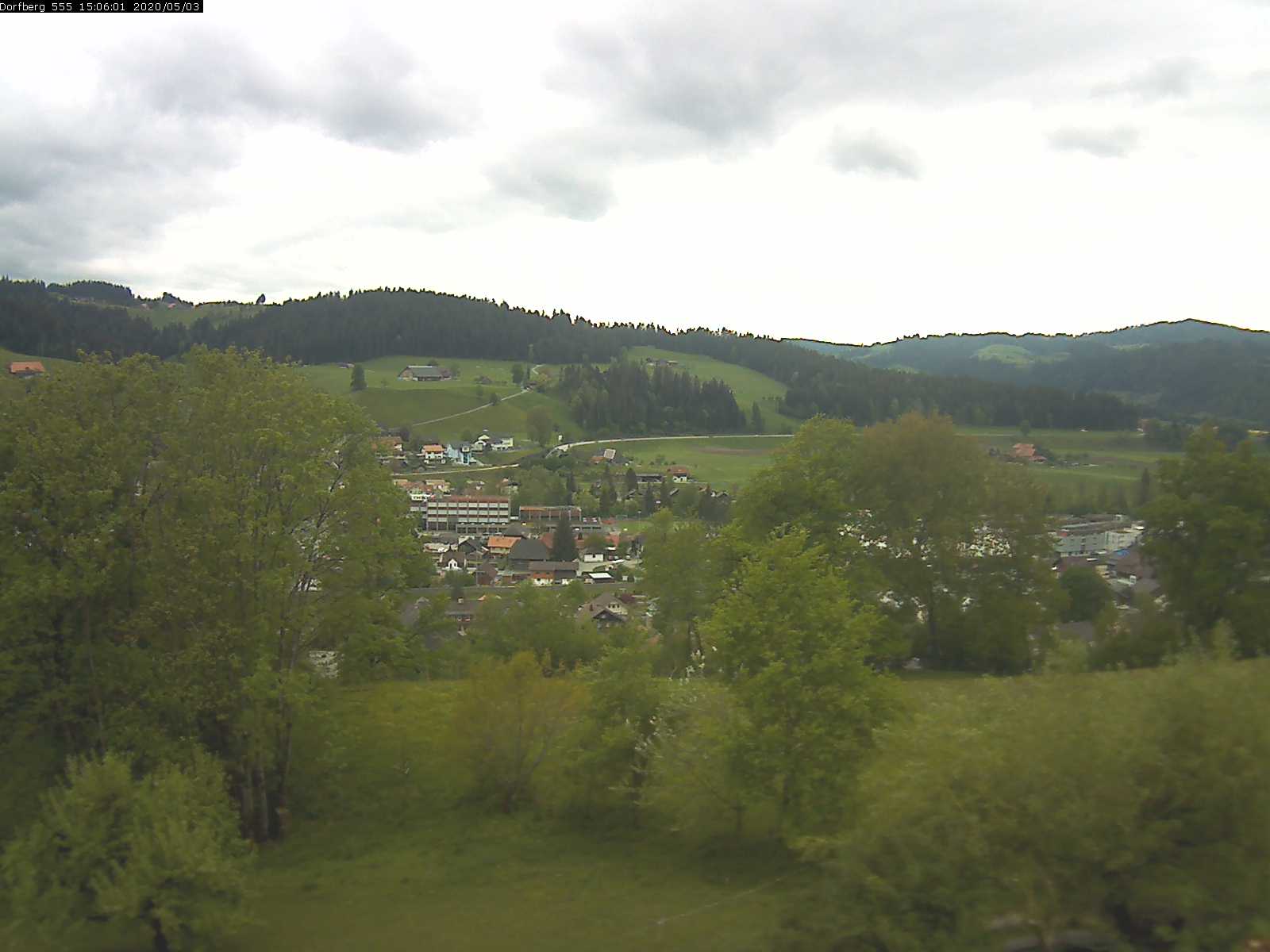 Webcam-Bild: Aussicht vom Dorfberg in Langnau 20200503-150601