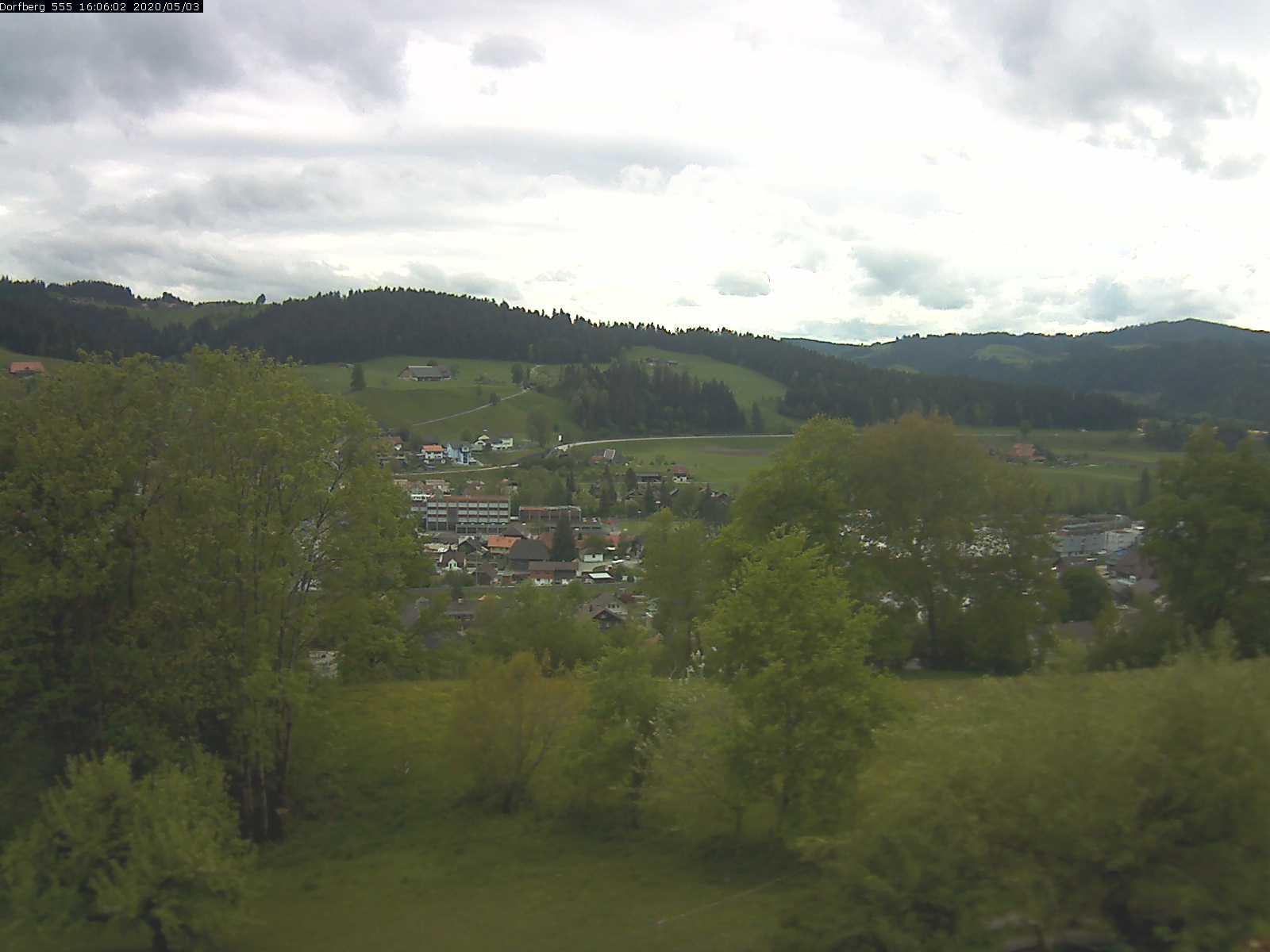 Webcam-Bild: Aussicht vom Dorfberg in Langnau 20200503-160601