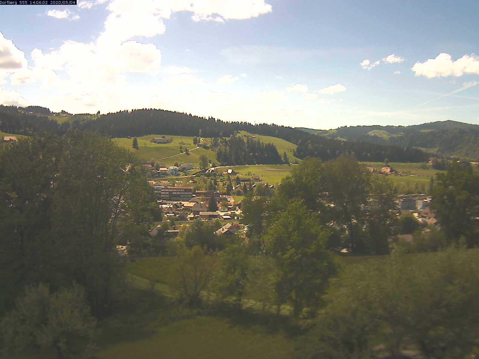 Webcam-Bild: Aussicht vom Dorfberg in Langnau 20200504-140601