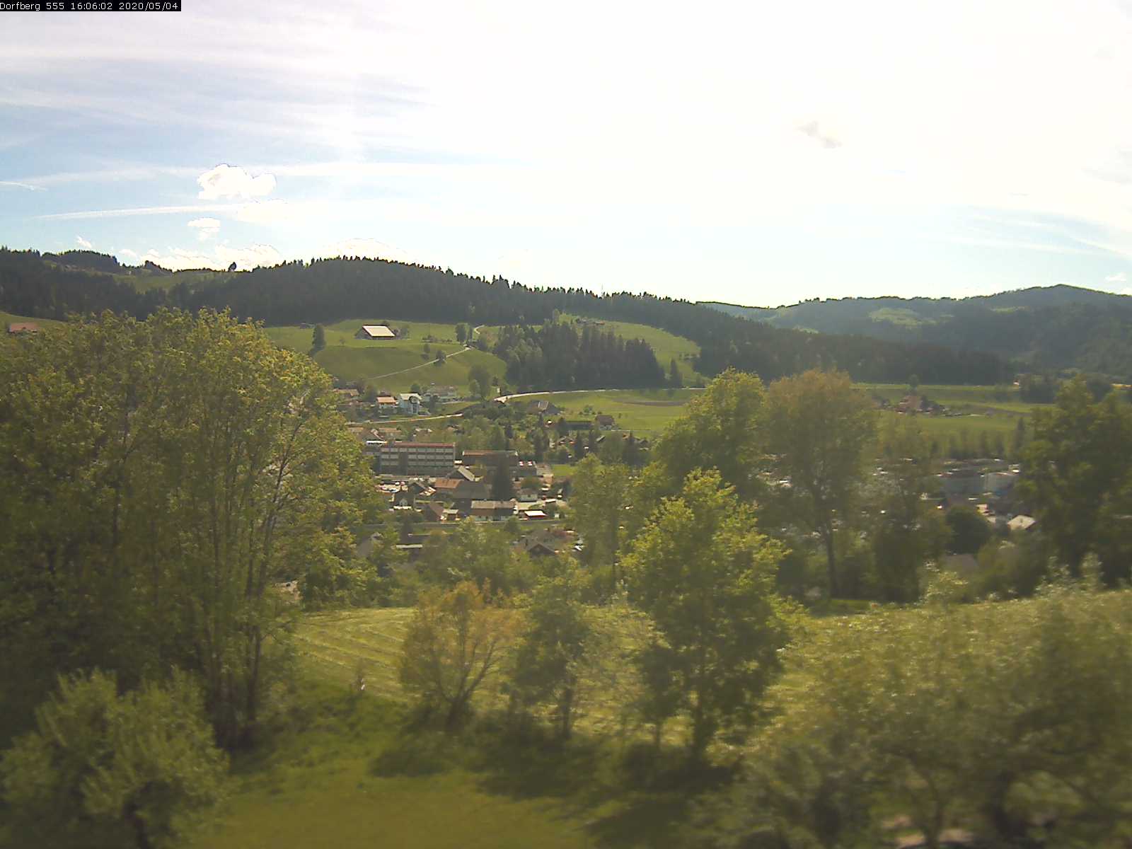Webcam-Bild: Aussicht vom Dorfberg in Langnau 20200504-160601