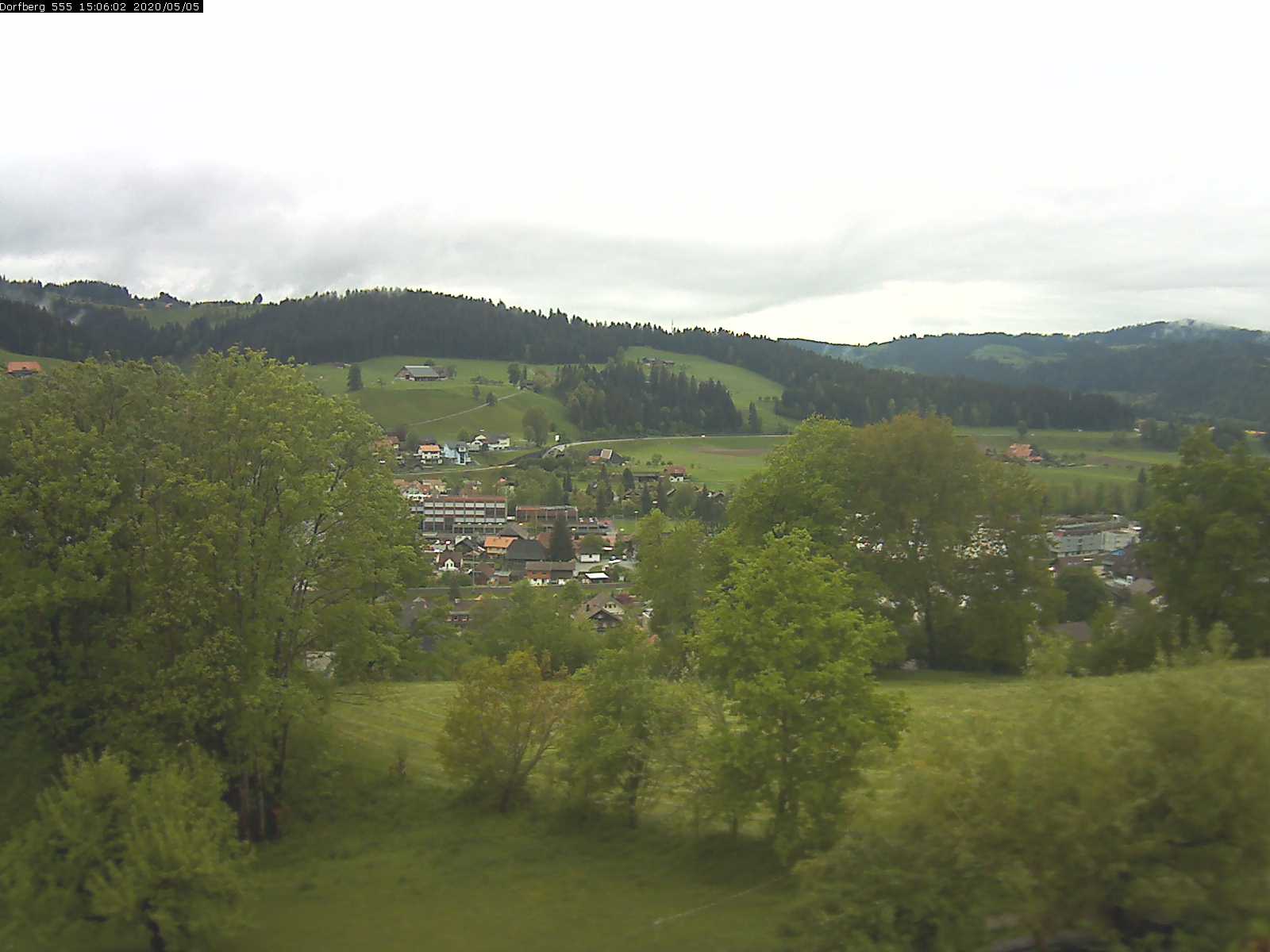 Webcam-Bild: Aussicht vom Dorfberg in Langnau 20200505-150601