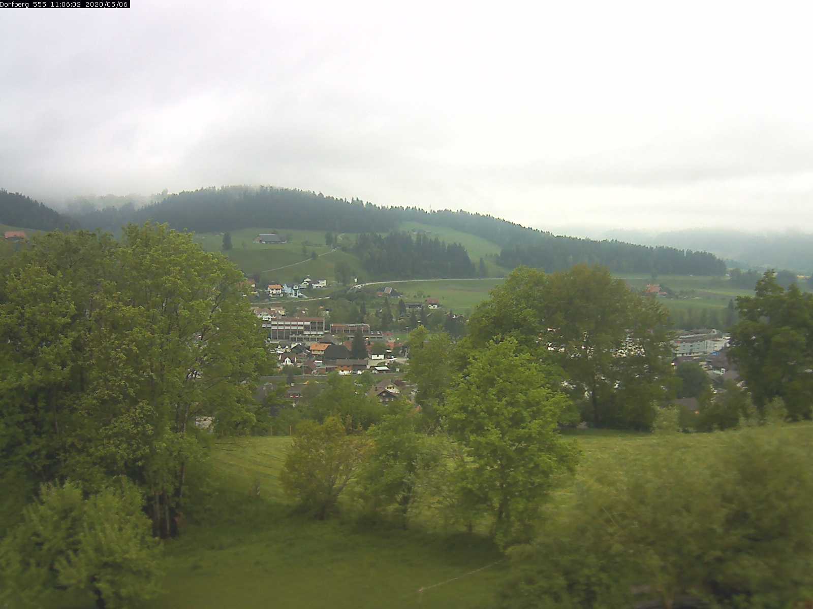 Webcam-Bild: Aussicht vom Dorfberg in Langnau 20200506-110601