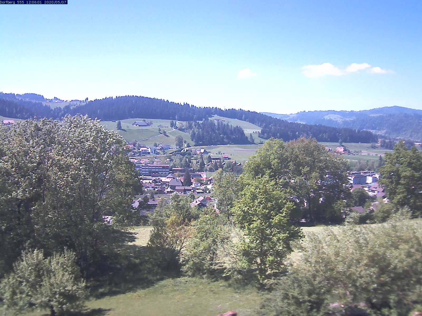 Webcam-Bild: Aussicht vom Dorfberg in Langnau 20200507-120601