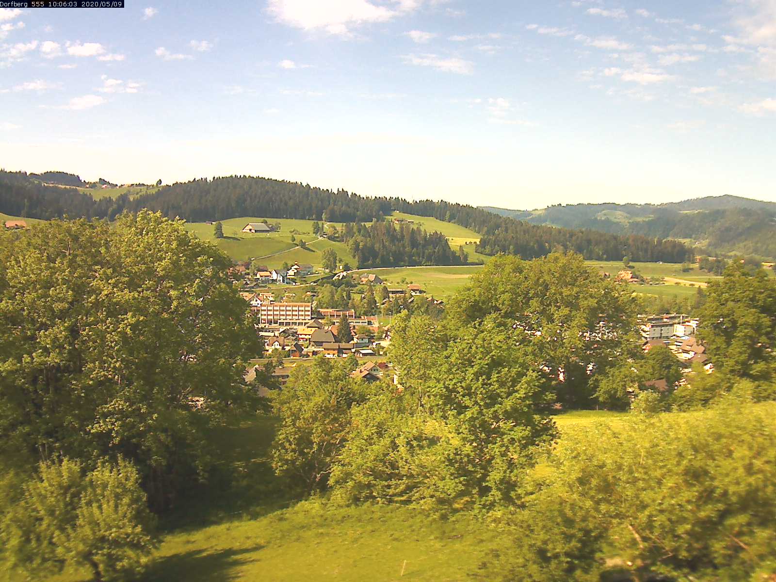 Webcam-Bild: Aussicht vom Dorfberg in Langnau 20200509-100601