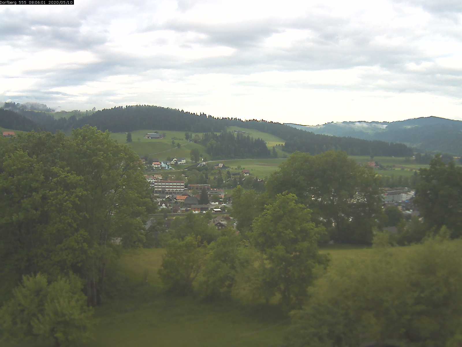 Webcam-Bild: Aussicht vom Dorfberg in Langnau 20200510-080601