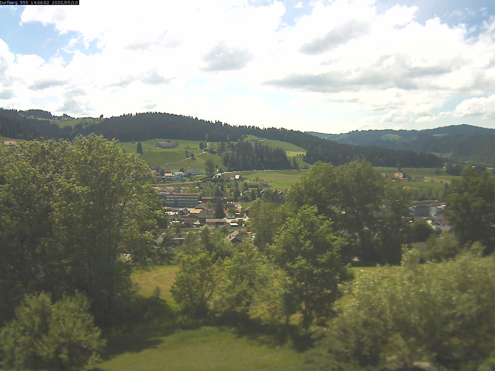 Webcam-Bild: Aussicht vom Dorfberg in Langnau 20200510-140601