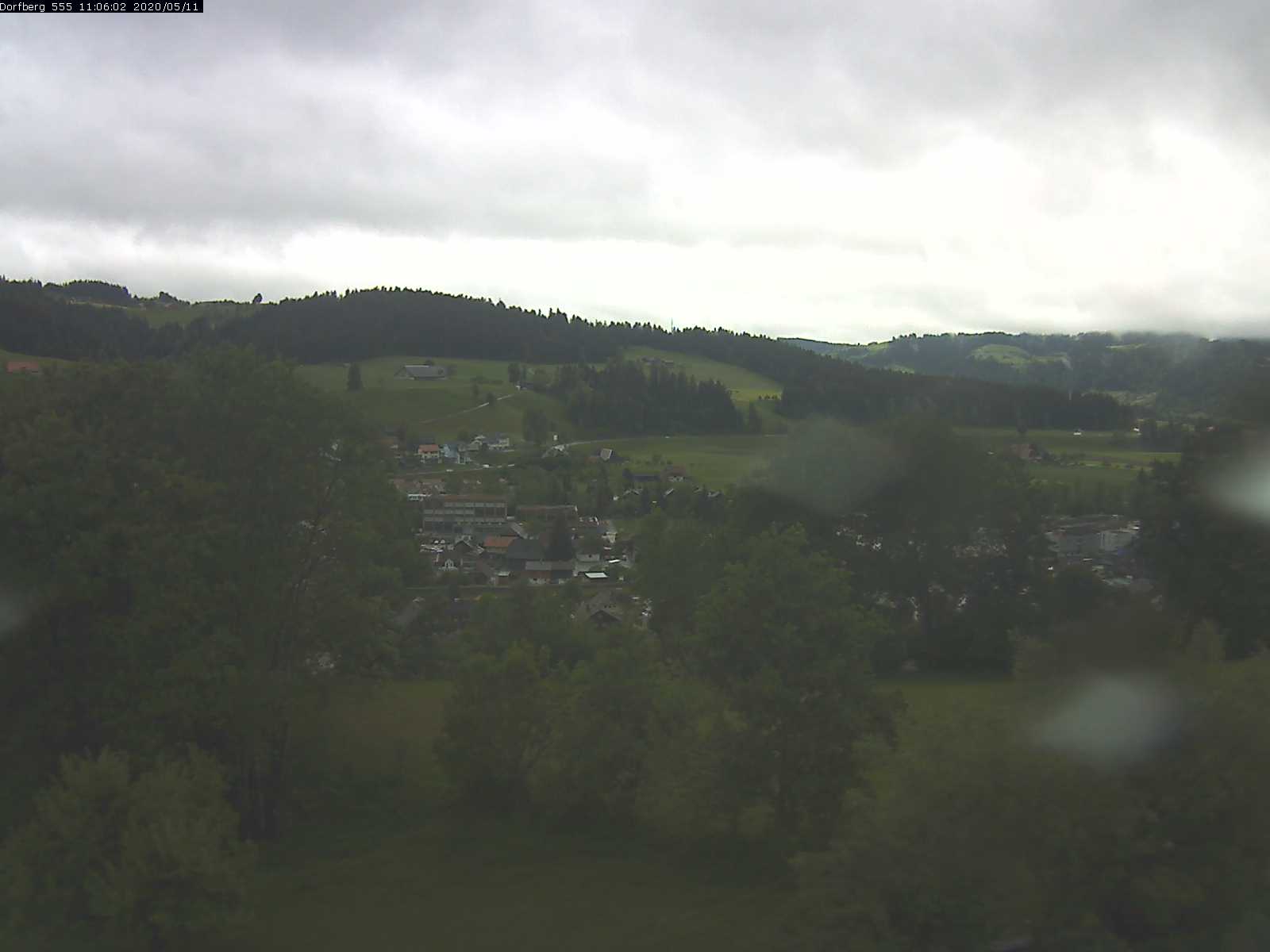 Webcam-Bild: Aussicht vom Dorfberg in Langnau 20200511-110601