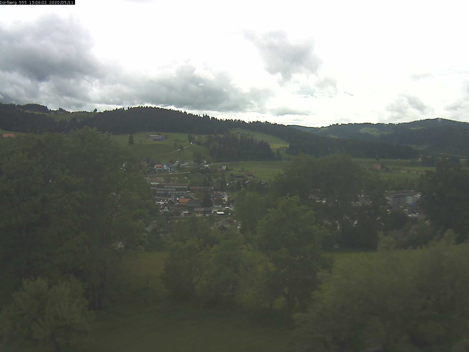 Webcam-Bild: Aussicht vom Dorfberg in Langnau 20200511-150601