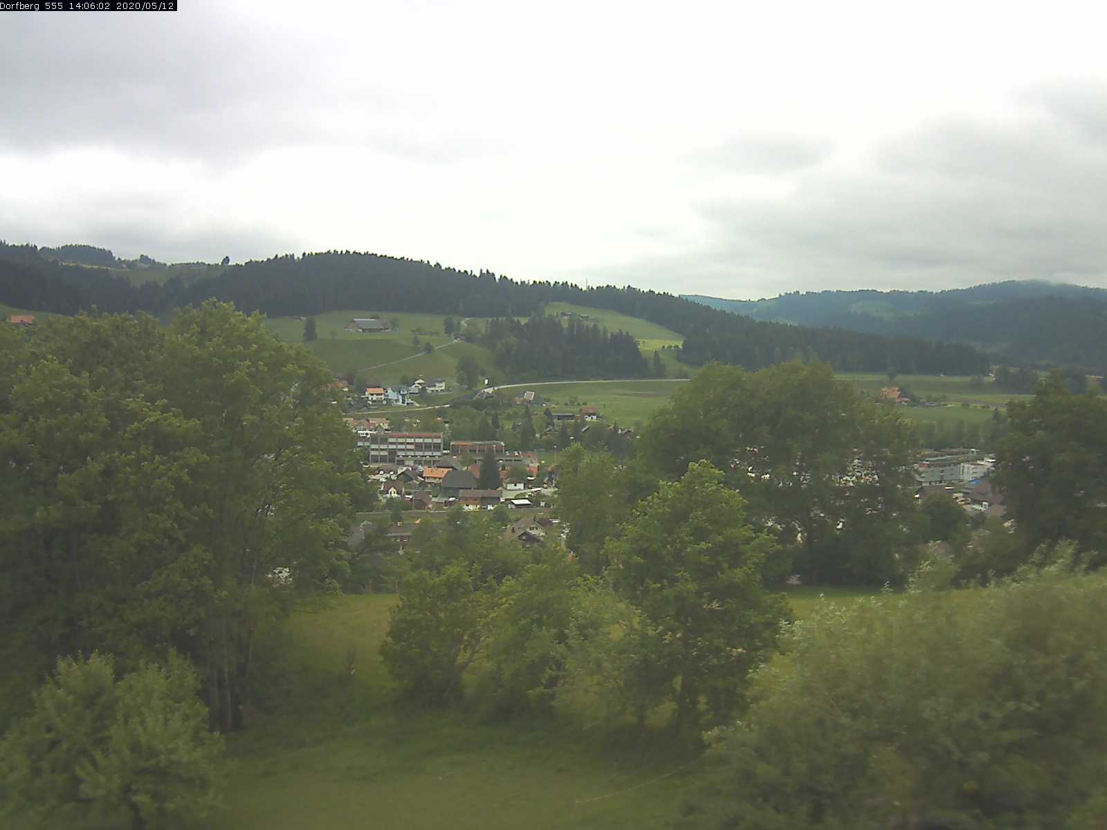 Webcam-Bild: Aussicht vom Dorfberg in Langnau 20200512-140601
