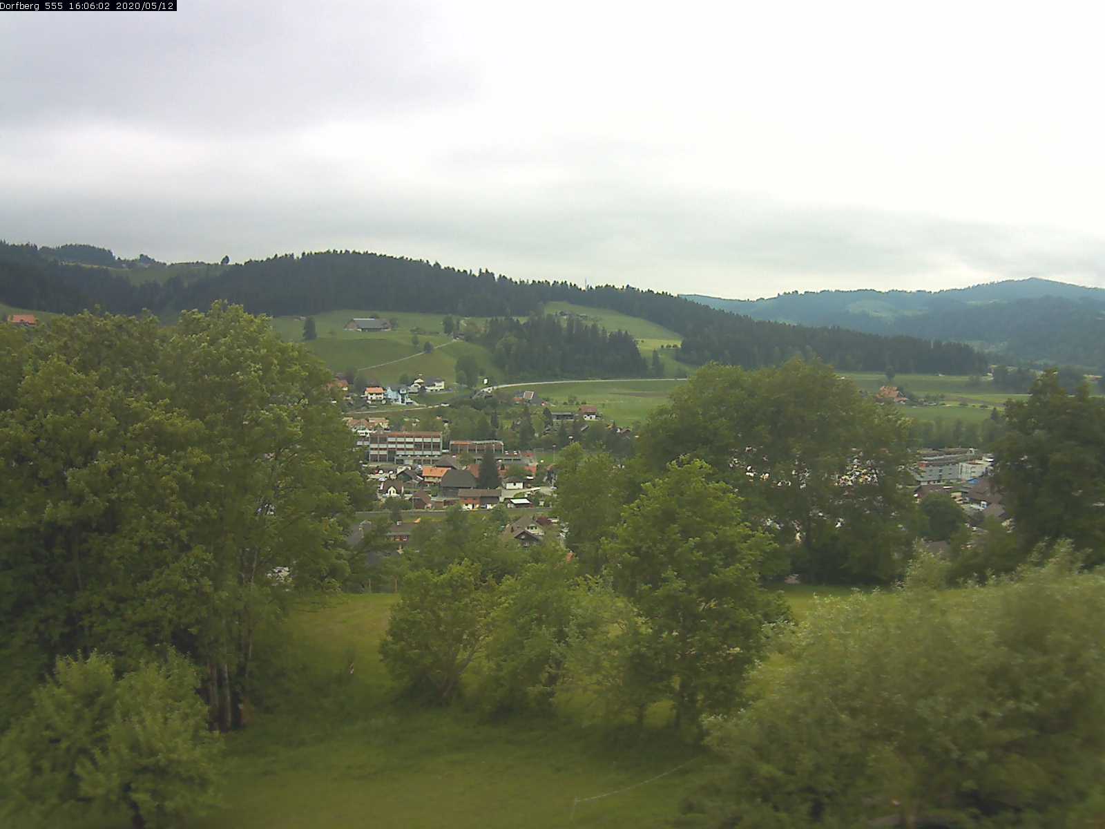 Webcam-Bild: Aussicht vom Dorfberg in Langnau 20200512-160601