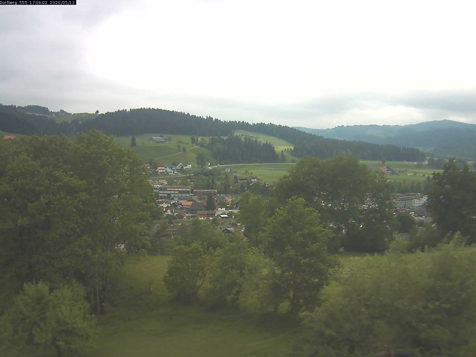 Webcam-Bild: Aussicht vom Dorfberg in Langnau 20200512-170601