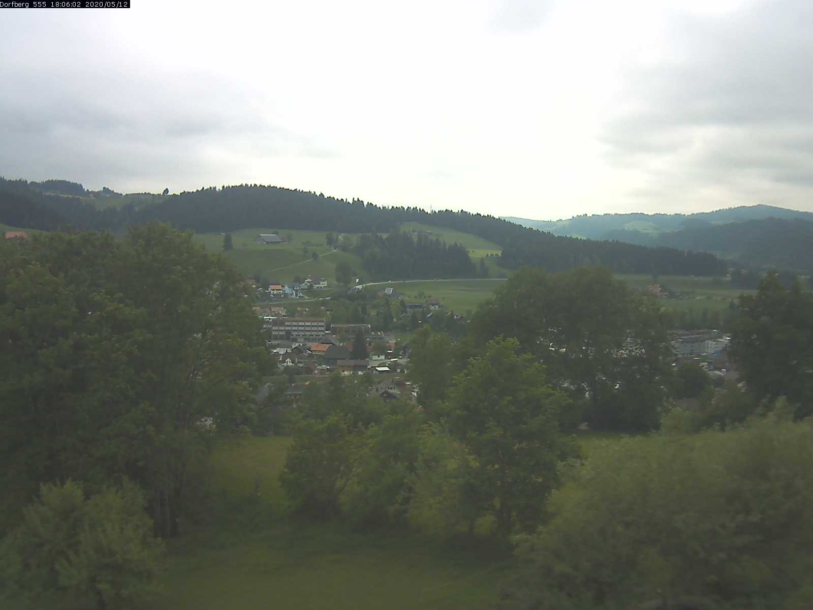 Webcam-Bild: Aussicht vom Dorfberg in Langnau 20200512-180601