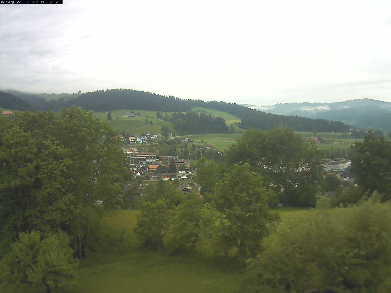 Webcam-Bild: Aussicht vom Dorfberg in Langnau 20200513-090601