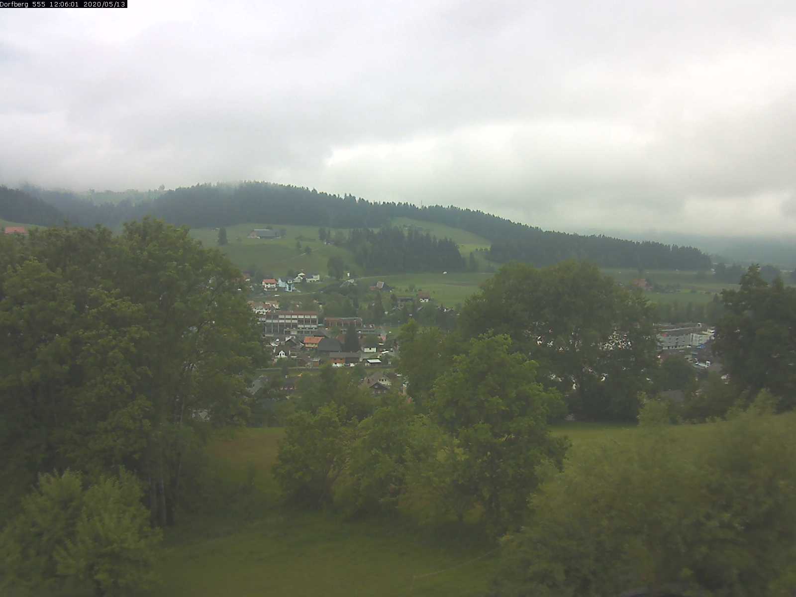 Webcam-Bild: Aussicht vom Dorfberg in Langnau 20200513-120601