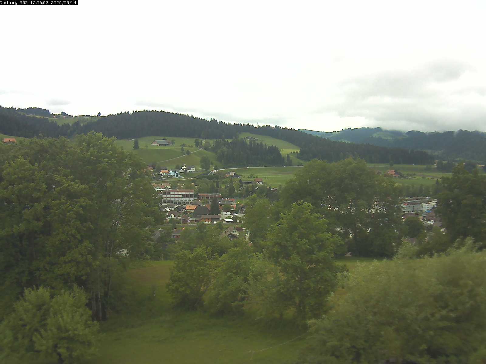 Webcam-Bild: Aussicht vom Dorfberg in Langnau 20200514-120601