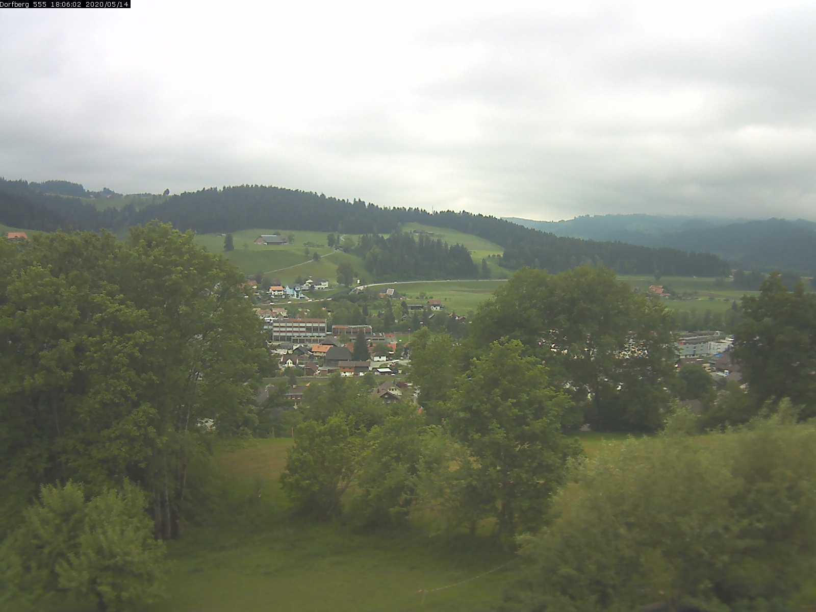 Webcam-Bild: Aussicht vom Dorfberg in Langnau 20200514-180601