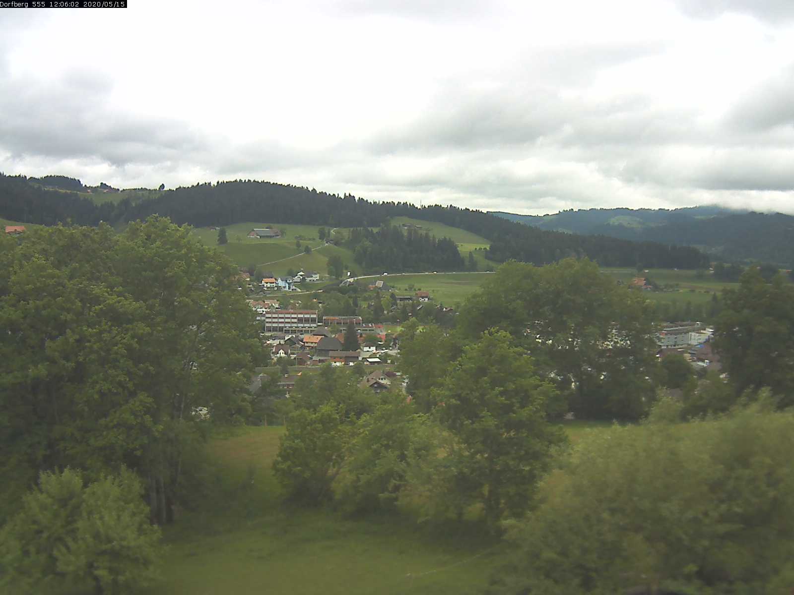 Webcam-Bild: Aussicht vom Dorfberg in Langnau 20200515-120601