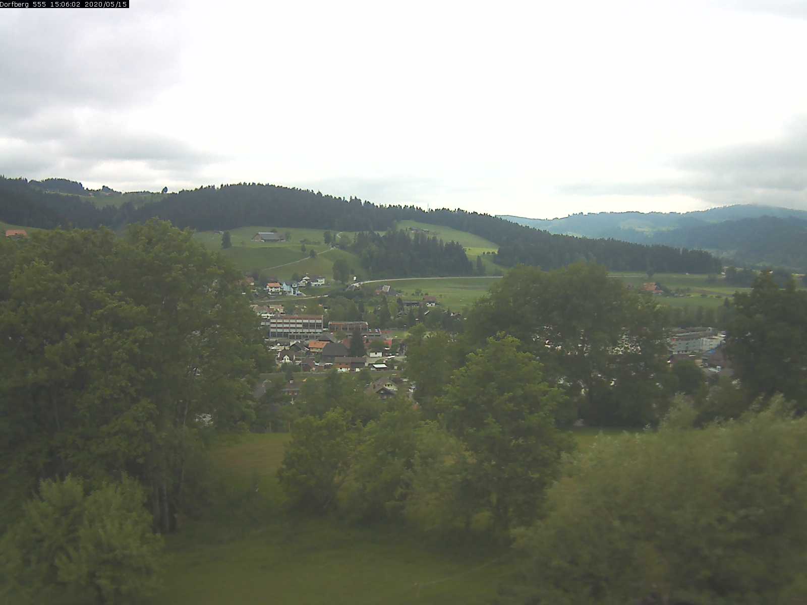 Webcam-Bild: Aussicht vom Dorfberg in Langnau 20200515-150601