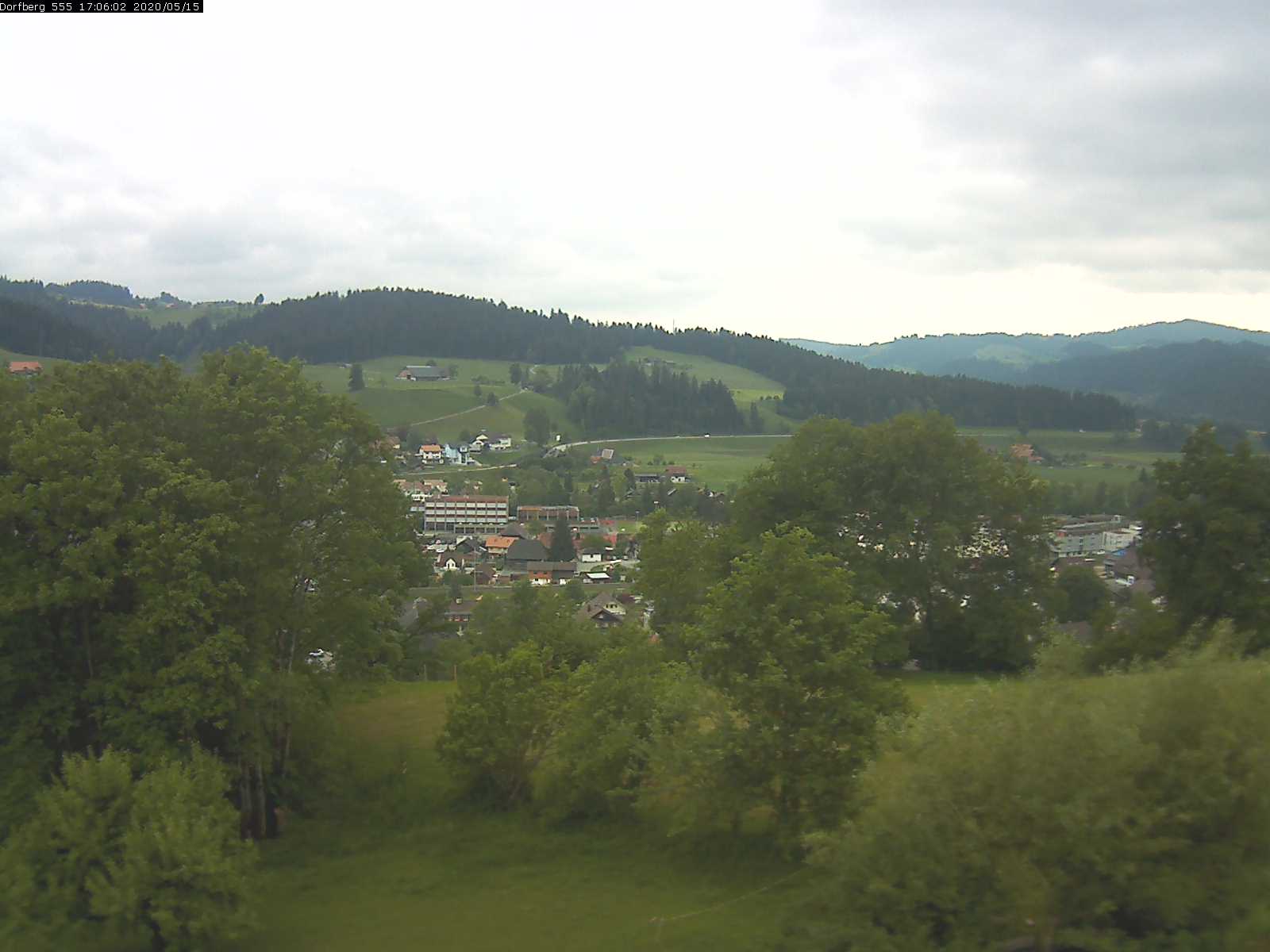 Webcam-Bild: Aussicht vom Dorfberg in Langnau 20200515-170601