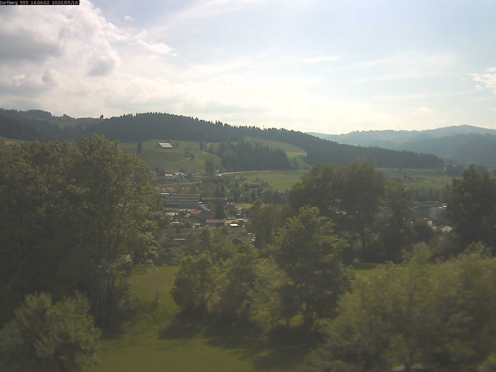 Webcam-Bild: Aussicht vom Dorfberg in Langnau 20200516-160601