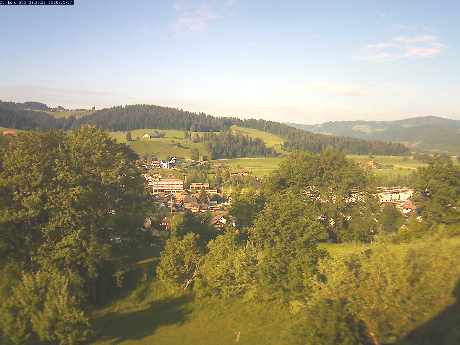 Webcam-Bild: Aussicht vom Dorfberg in Langnau 20200517-080602