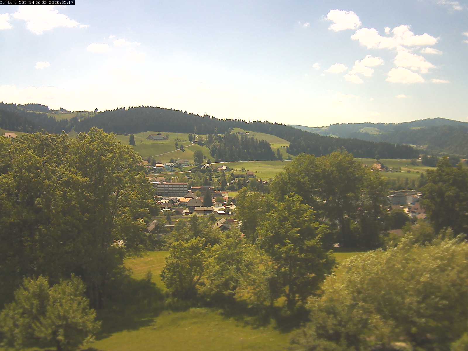 Webcam-Bild: Aussicht vom Dorfberg in Langnau 20200517-140601