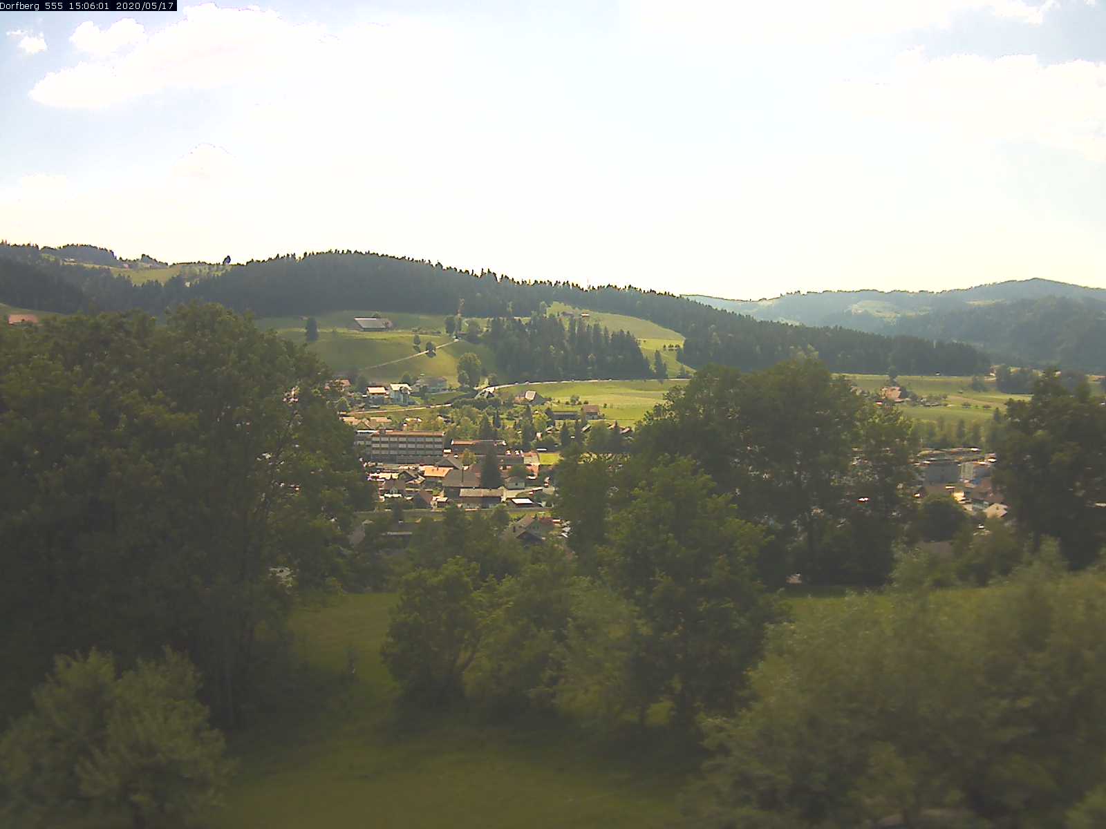 Webcam-Bild: Aussicht vom Dorfberg in Langnau 20200517-150601