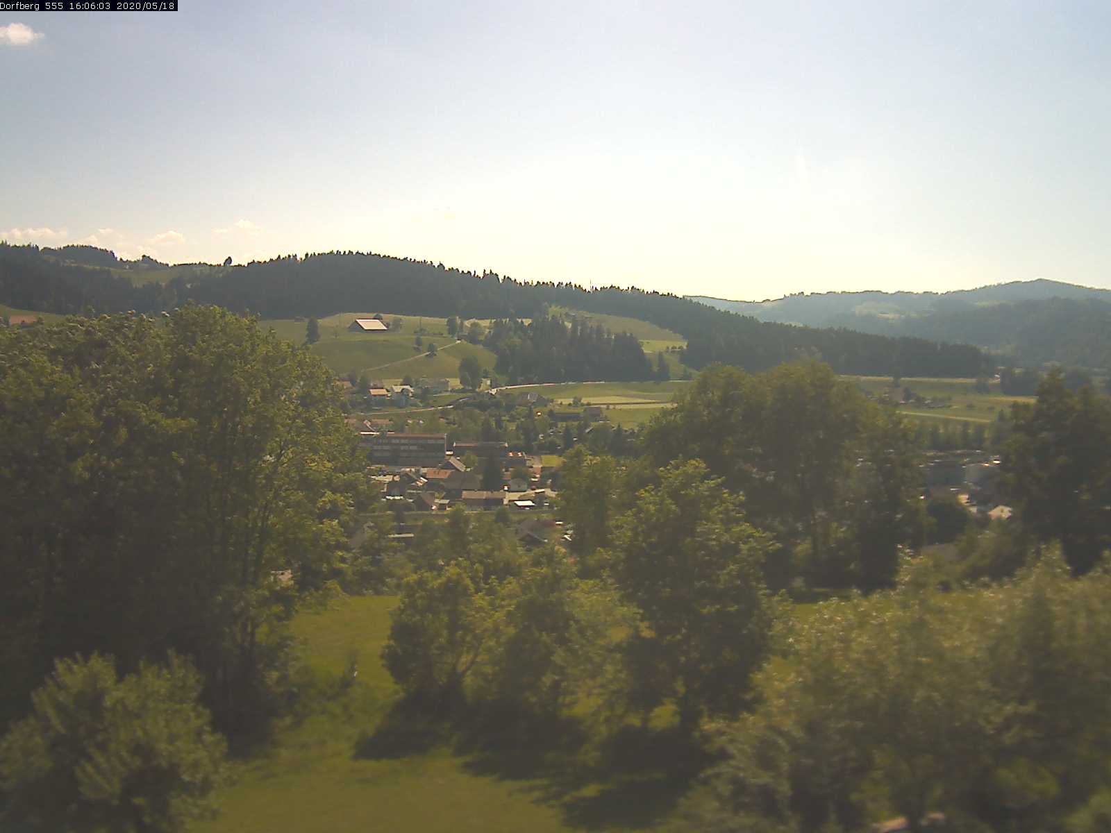 Webcam-Bild: Aussicht vom Dorfberg in Langnau 20200518-160601