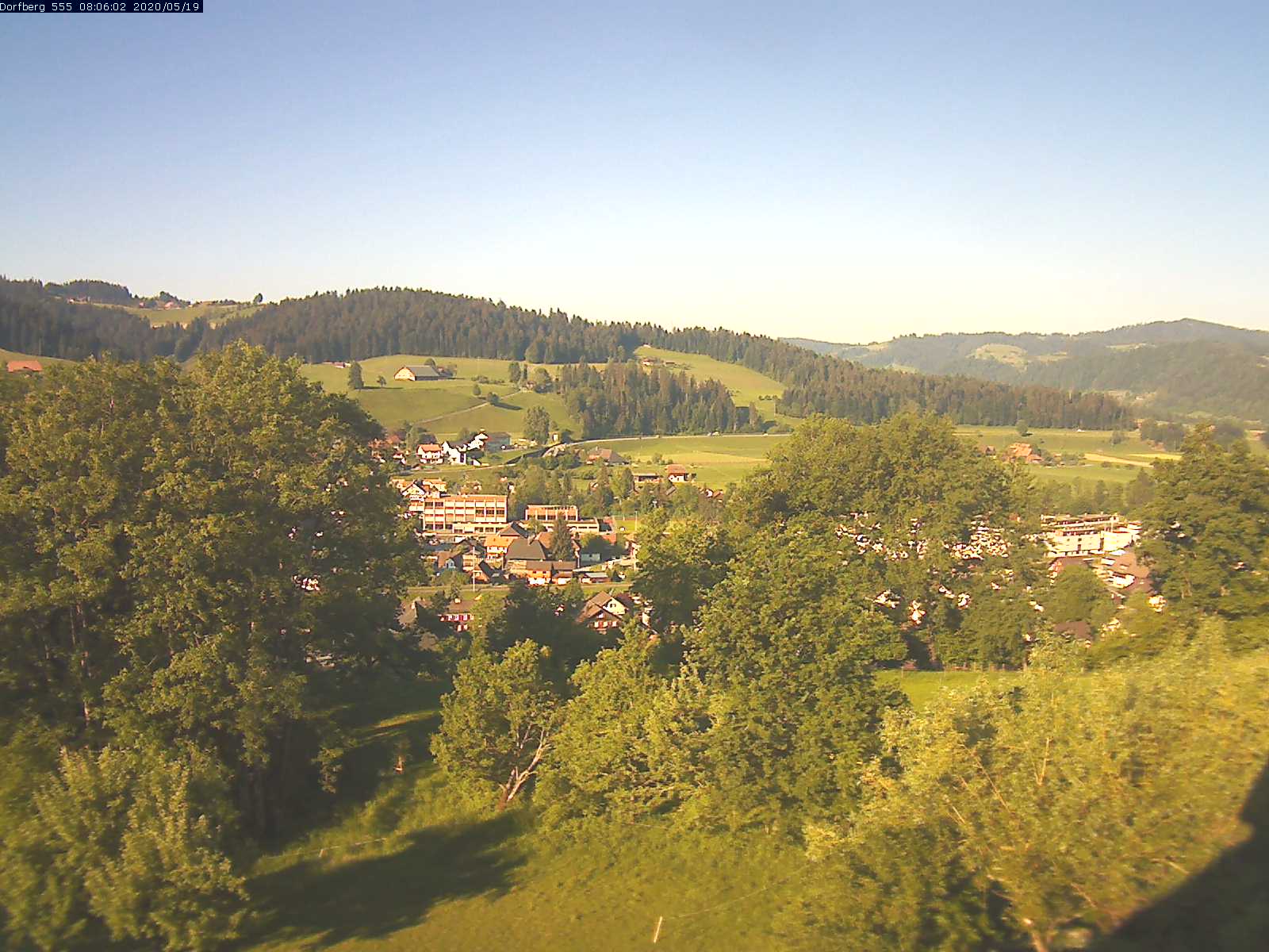 Webcam-Bild: Aussicht vom Dorfberg in Langnau 20200519-080601