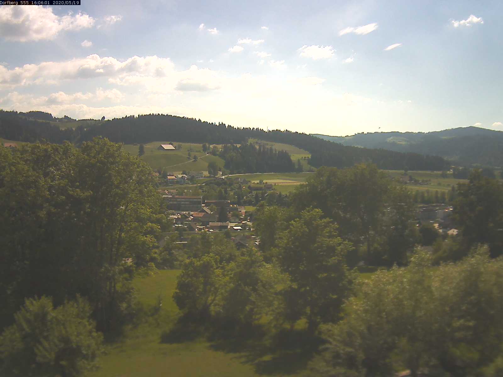 Webcam-Bild: Aussicht vom Dorfberg in Langnau 20200519-160601