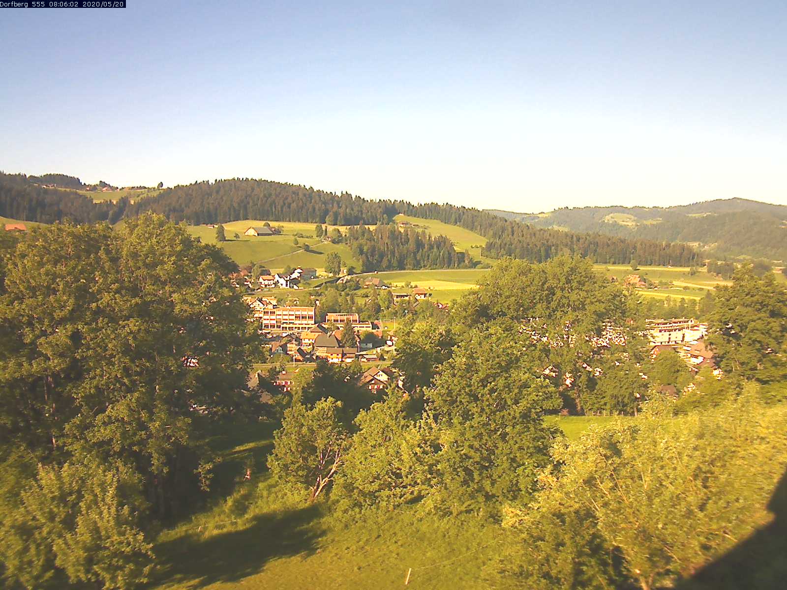 Webcam-Bild: Aussicht vom Dorfberg in Langnau 20200520-080601
