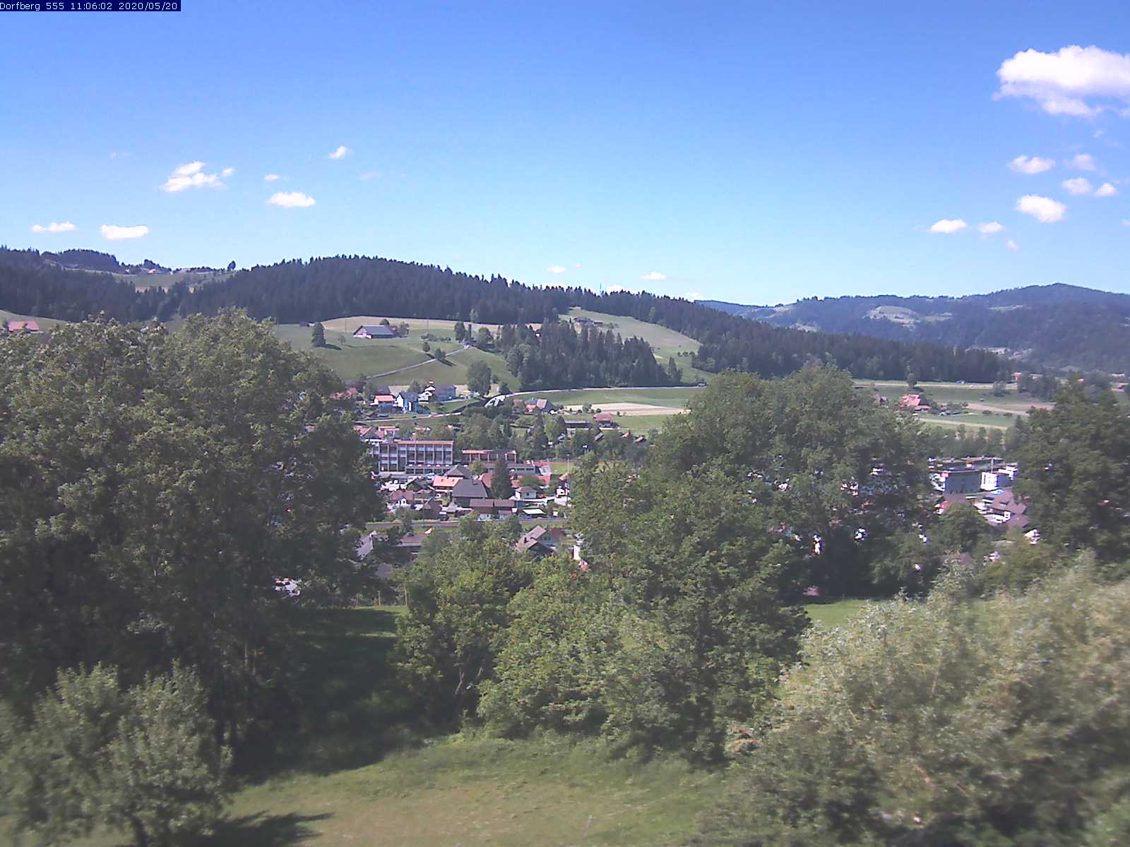 Webcam-Bild: Aussicht vom Dorfberg in Langnau 20200520-110601
