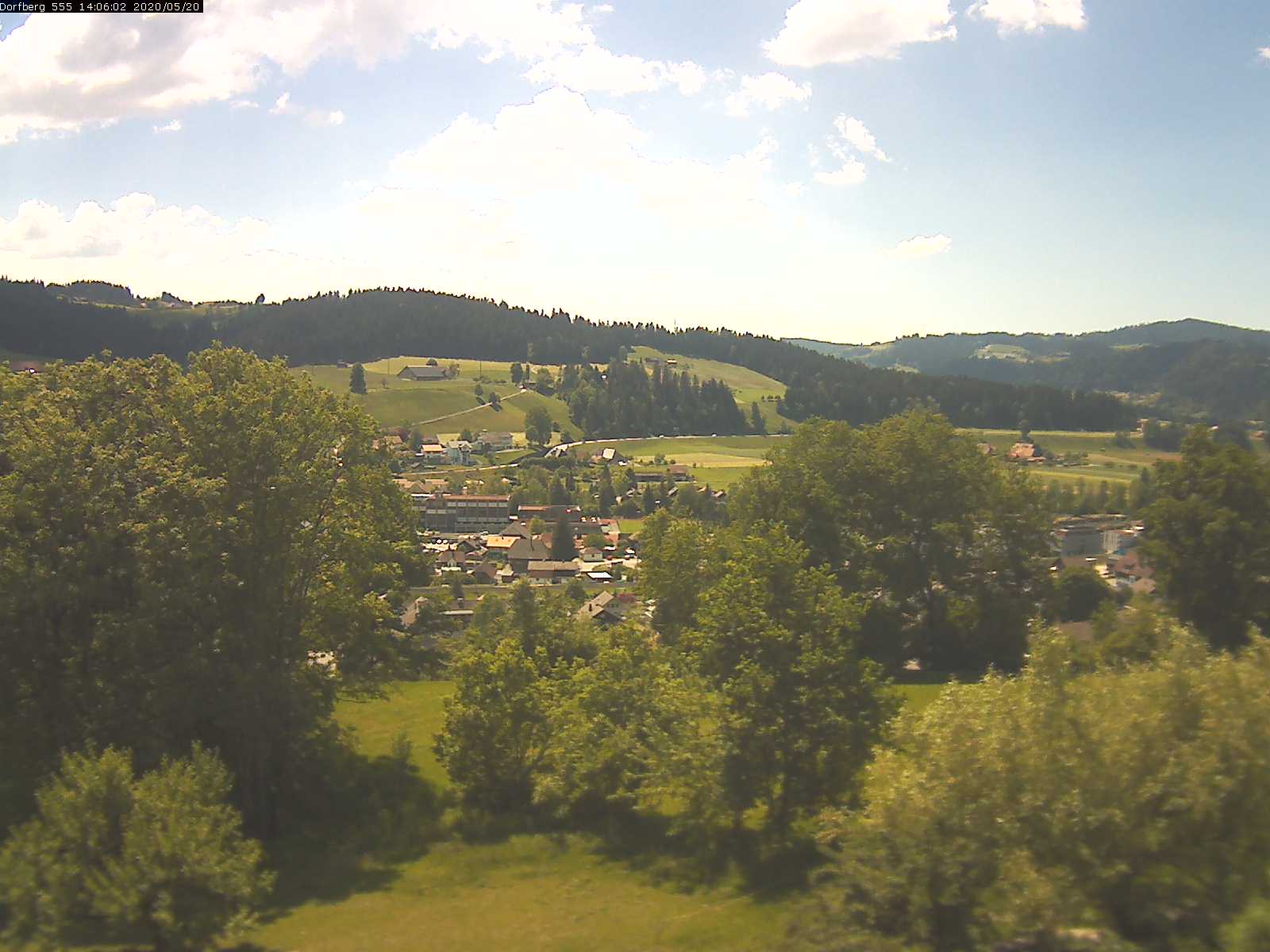 Webcam-Bild: Aussicht vom Dorfberg in Langnau 20200520-140601