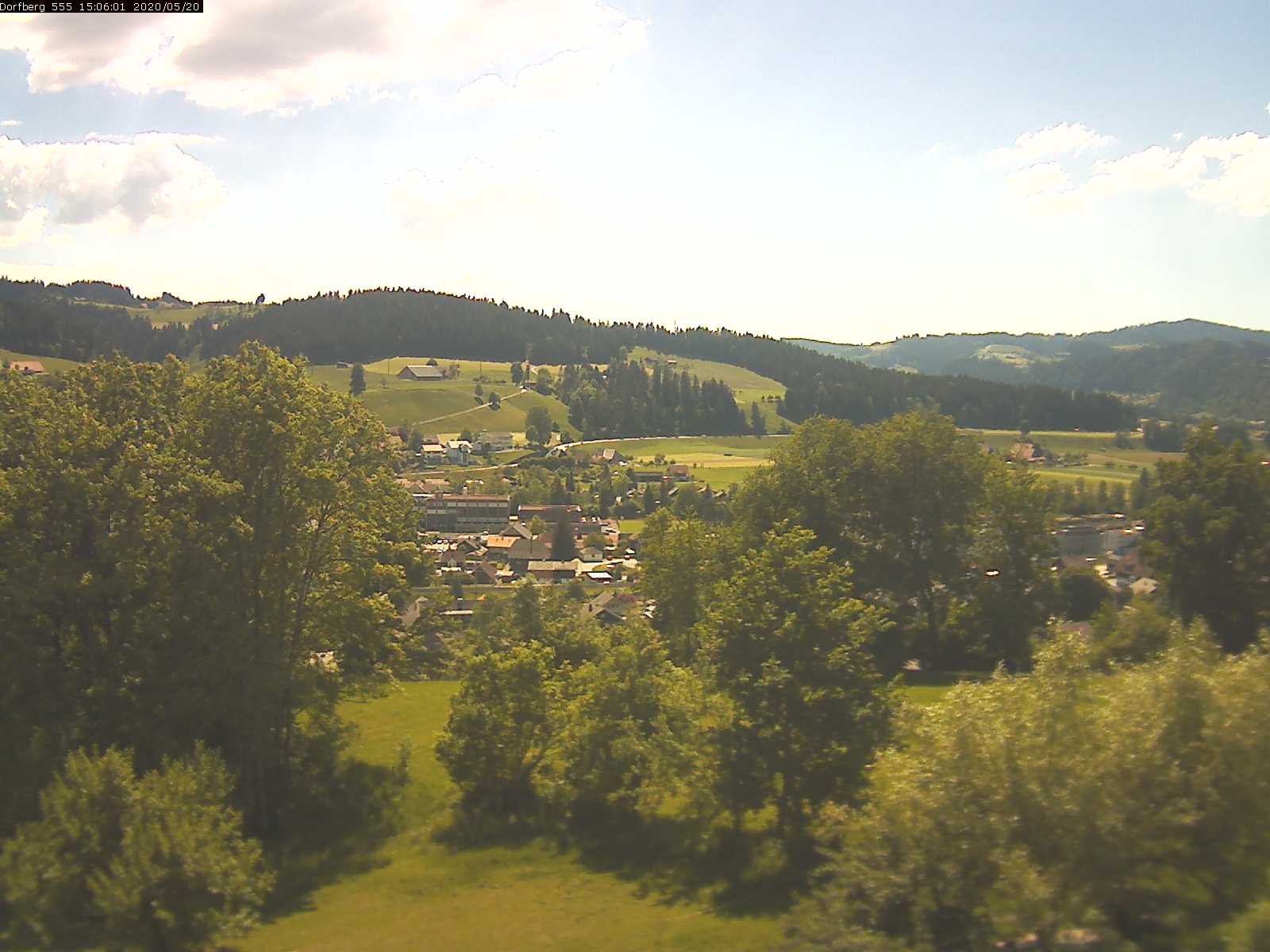 Webcam-Bild: Aussicht vom Dorfberg in Langnau 20200520-150601