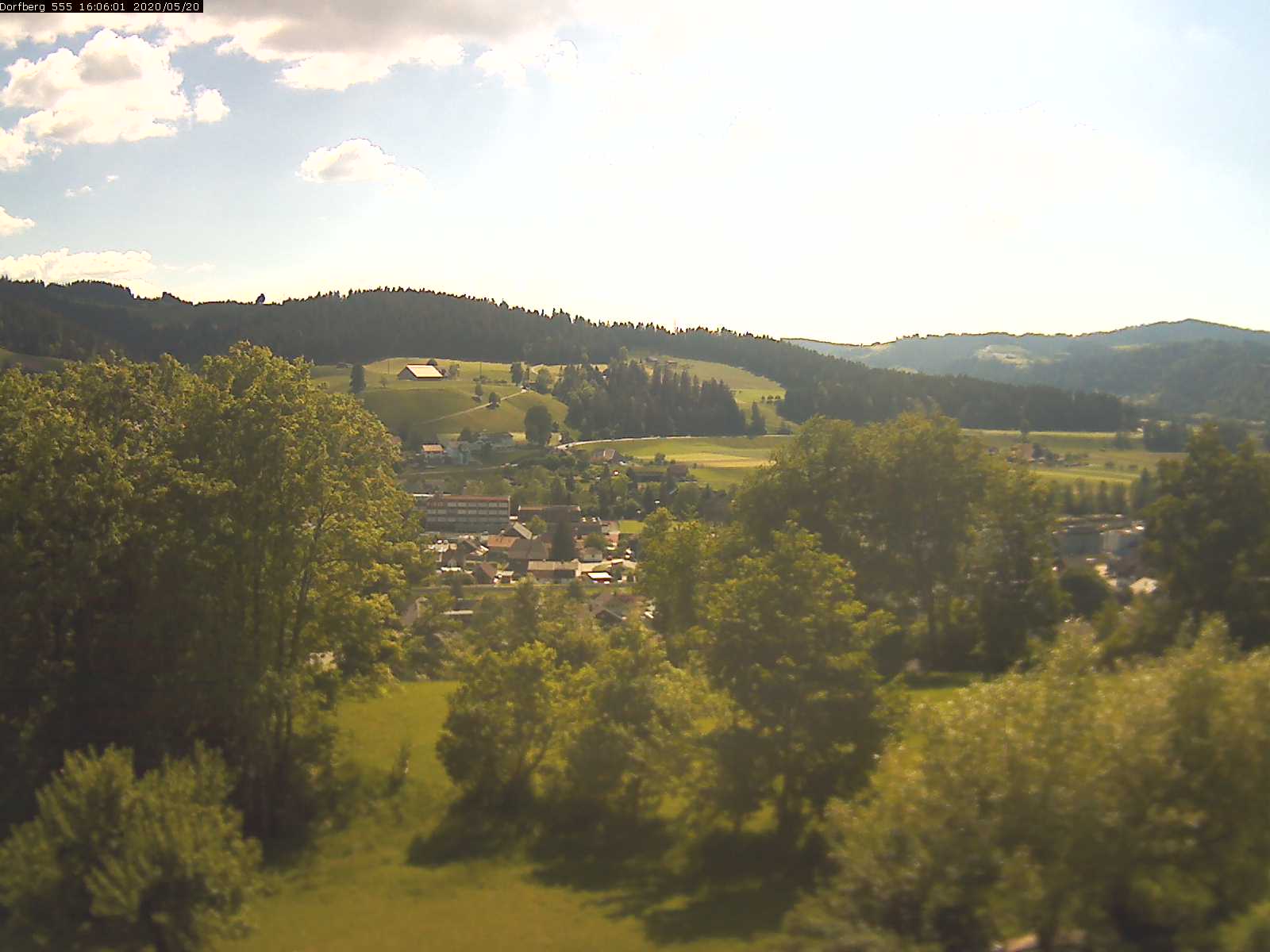 Webcam-Bild: Aussicht vom Dorfberg in Langnau 20200520-160601