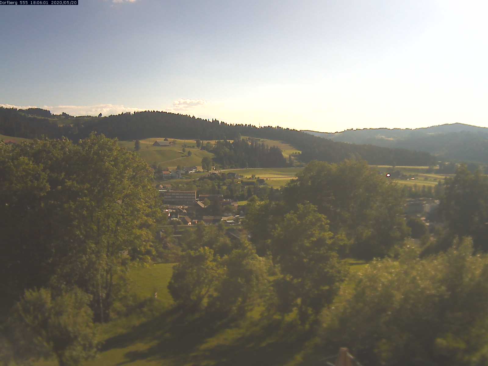 Webcam-Bild: Aussicht vom Dorfberg in Langnau 20200520-180601