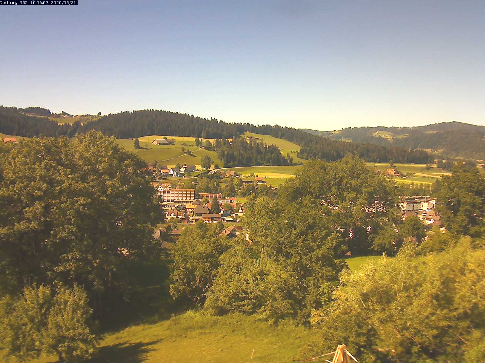 Webcam-Bild: Aussicht vom Dorfberg in Langnau 20200521-100601