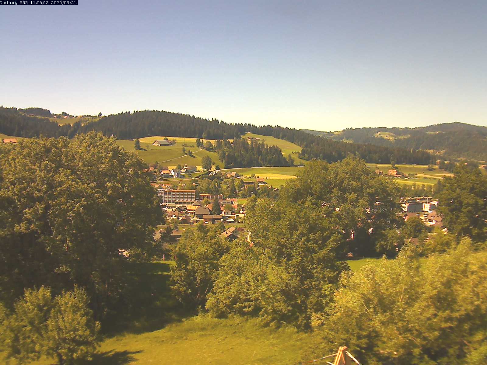 Webcam-Bild: Aussicht vom Dorfberg in Langnau 20200521-110601